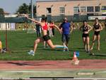 Atletica 5 Cerchi: Elisa Rinaldi supera la fettuccia dei 12 m nel salto triplo a Mariano Comense