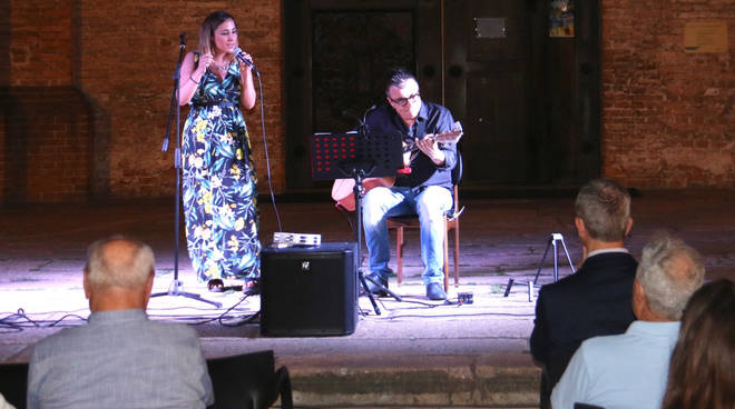 Il concerto del duo Betty Palumbo Acoustic Sound