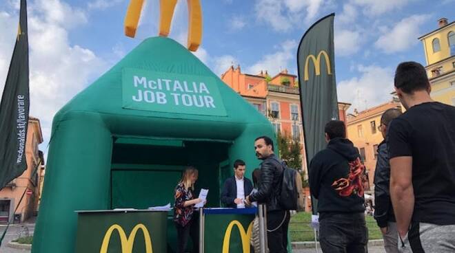 colloqui mc donald's in piazza duomo a piacenza