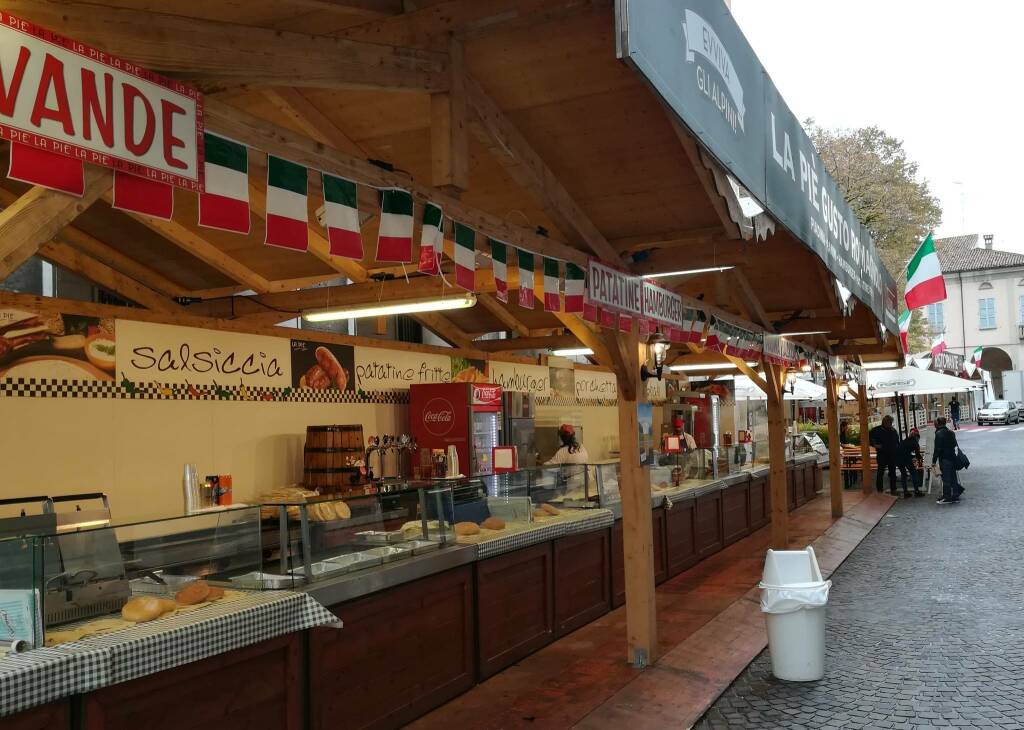 Preparativi raduno alpini a Piacenza 