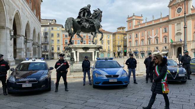 lutto in municipio a Piacenza 