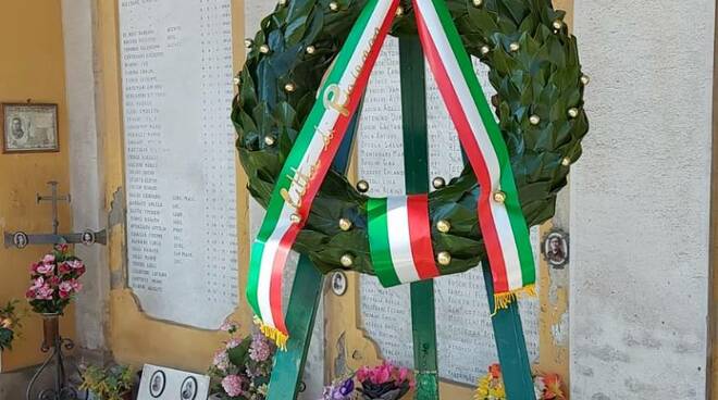 Fiori anniversario Liberazione Piacenza