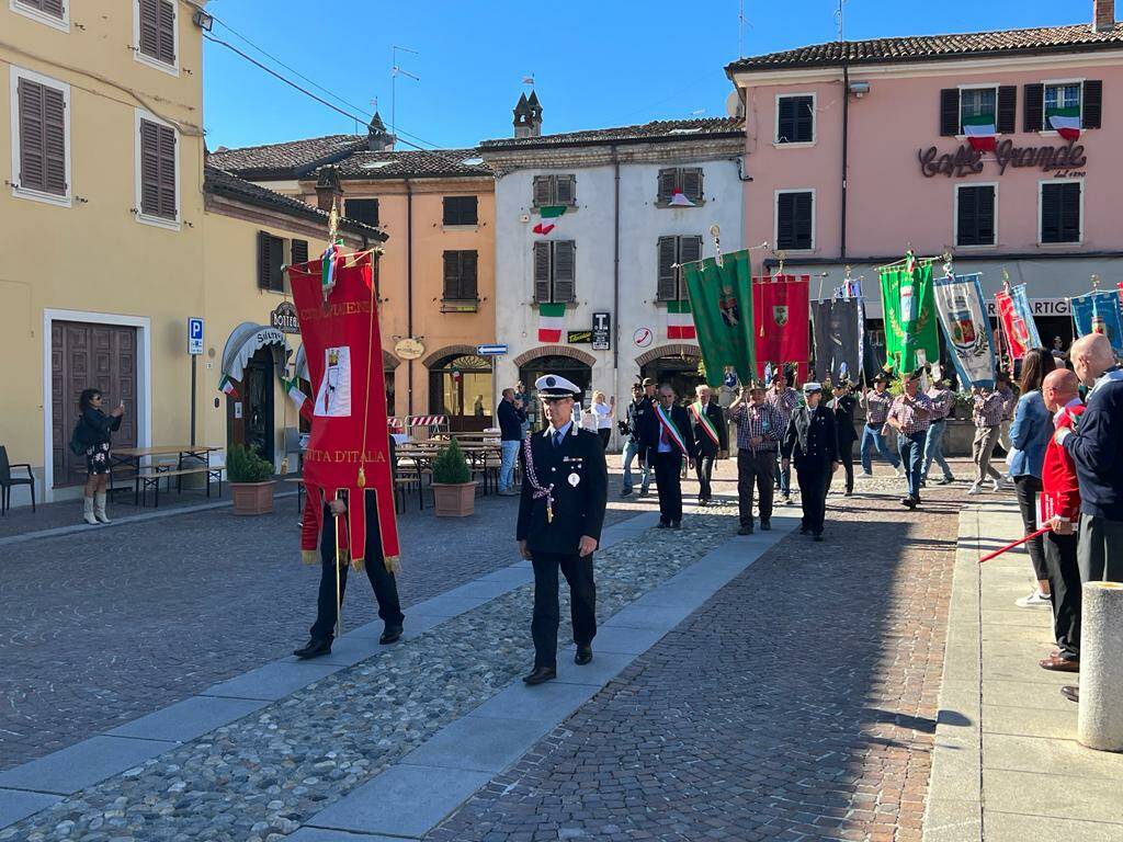 La sfilata degli alpini alla festa granda