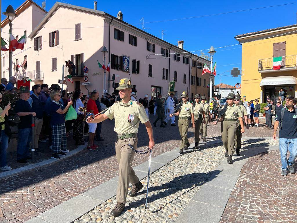 La sfilata degli alpini alla festa granda