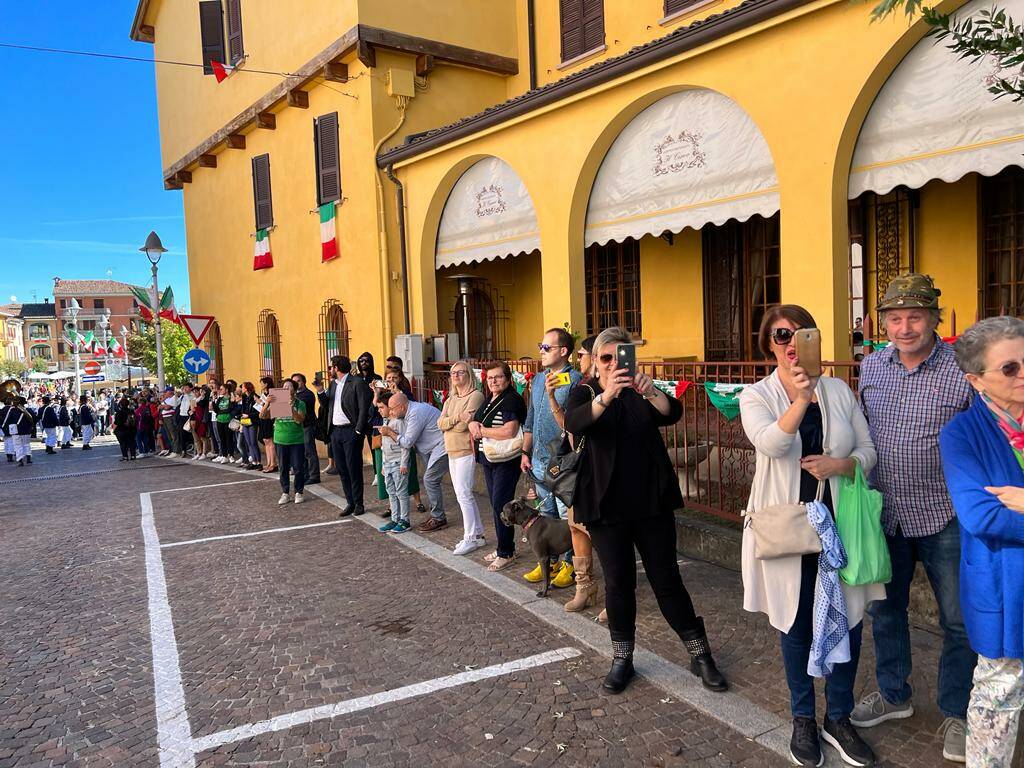 La sfilata degli alpini alla festa granda