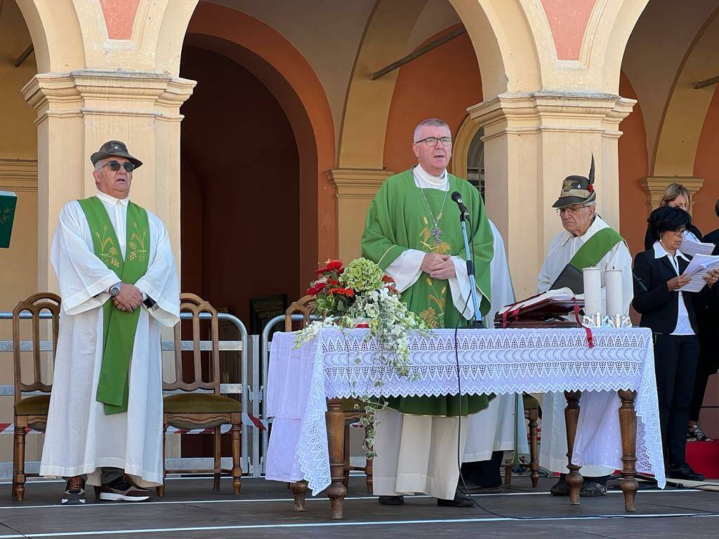 La sfilata degli alpini alla festa granda