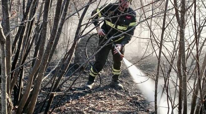 Incendio Bramaiano vigili del fuoco