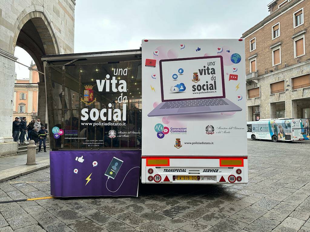 Una vita da social polizia