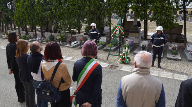 Liberazione di Piacenza, l'omaggio ai cippi partigiani