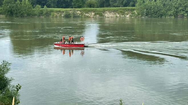 vigili del fuoco fiume Po