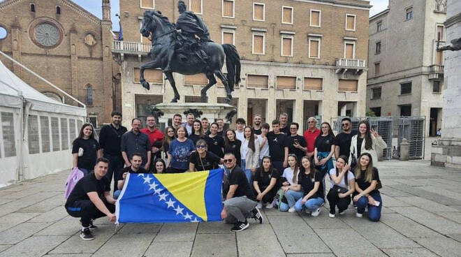 Gruppo dalla Bosnia a Piacenza