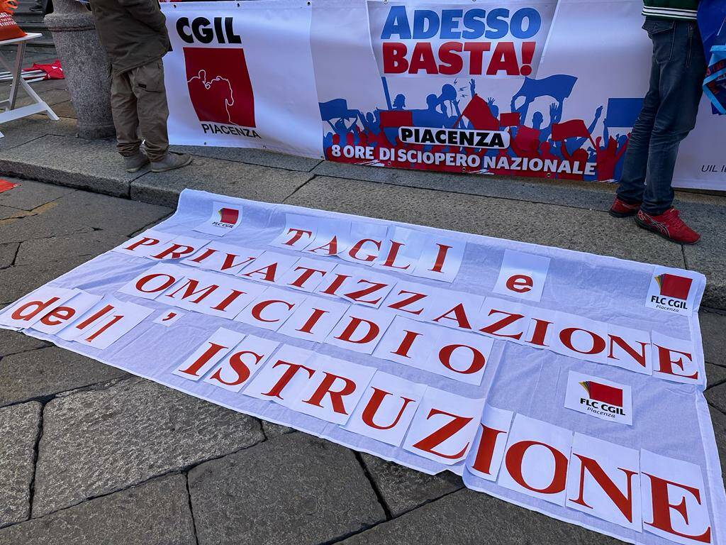 Sciopero in piazza Cgil e Uil