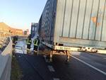 camion in fiamme vigili del fuoco A1