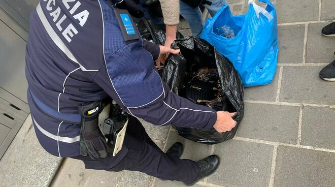 sequestro borse polizia locale