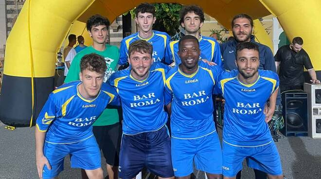 Calcio in piazza a Bettola