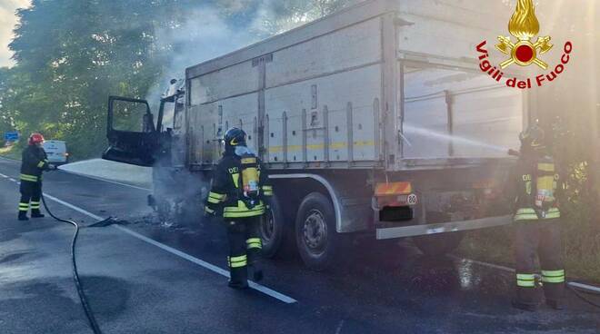 Incendio camion San Protaso