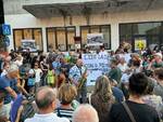 Il sit in ambientalista per gli alberi in piazza Cittadella