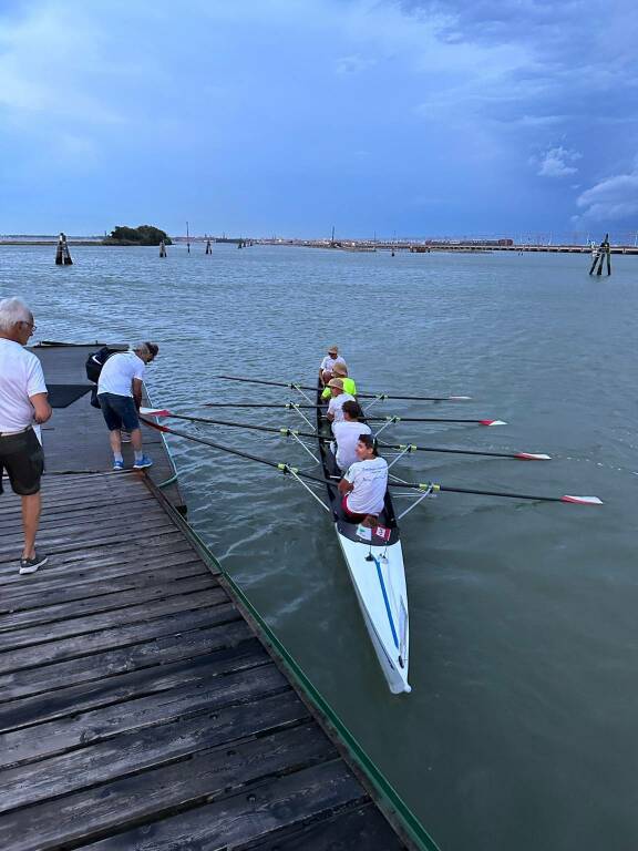 L'impresa dei vogatori del Po arrivati al mare